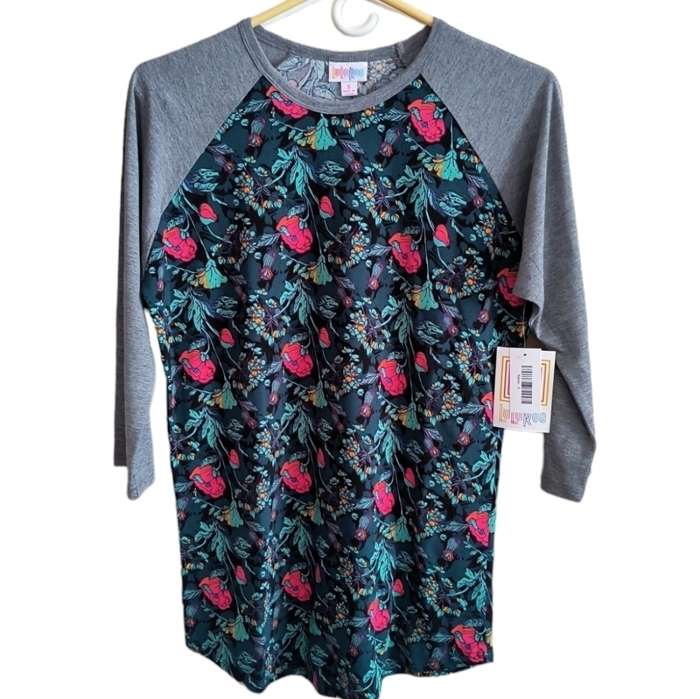 NWT LuLaRoe Randy 3/4 Sleeve Baseball T Size S (6-8)